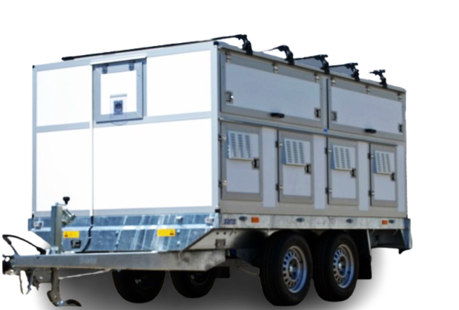 Aufsatzboxen auf Plattformanhänger