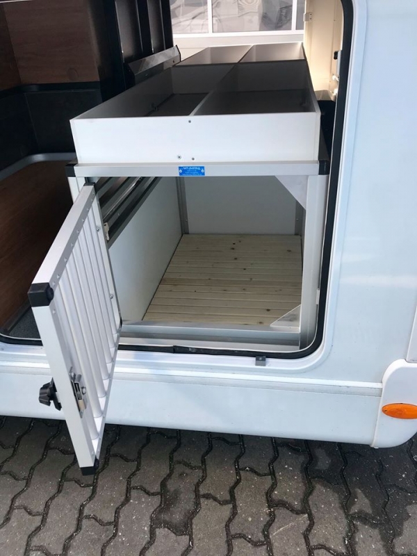 Maßgefertigte Einbauten – Bild 18